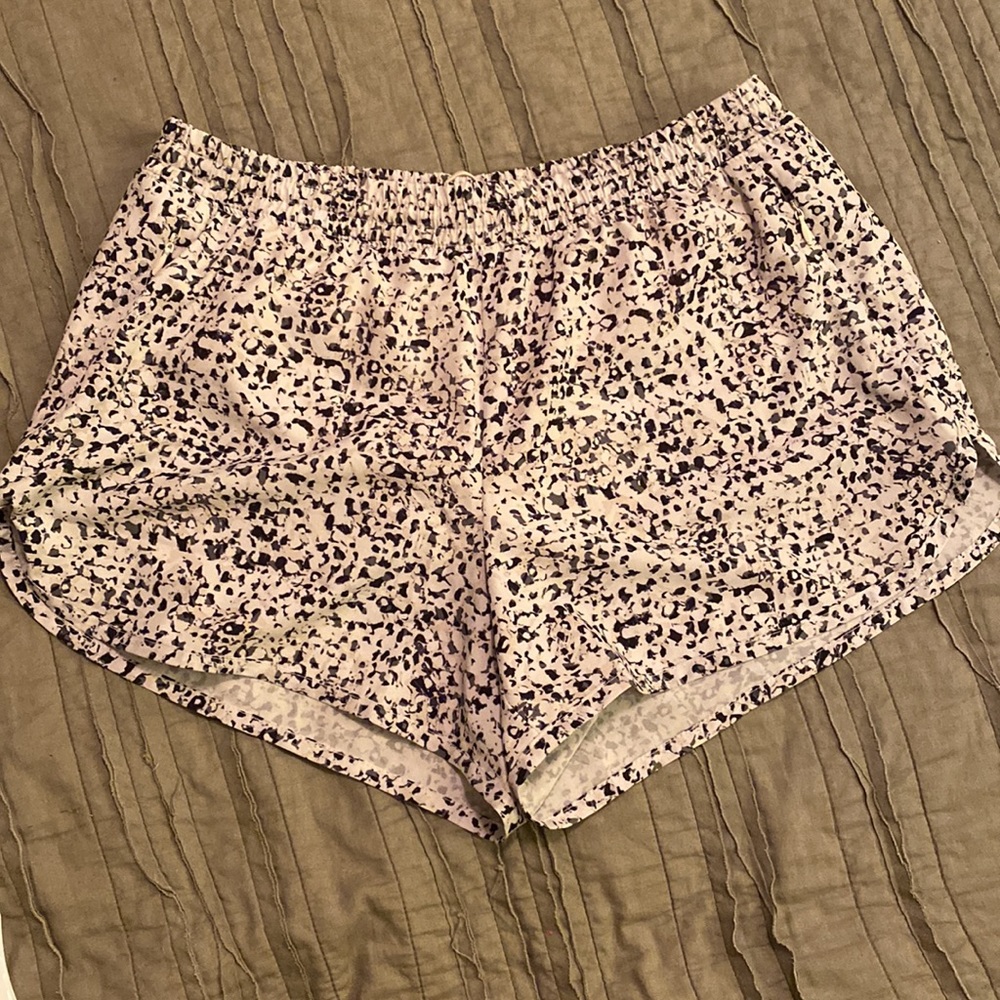 2022 Reflective Old Navy Active Running Shorts Dolphin Hem